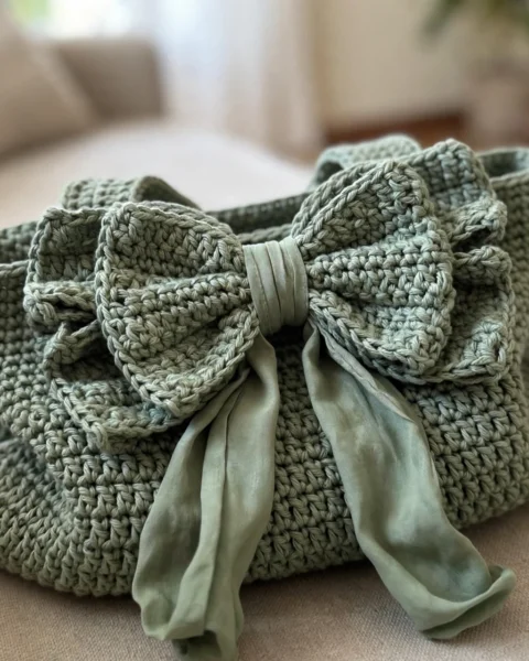 Sage Green Bow Handbag Free Crochet Pattern
